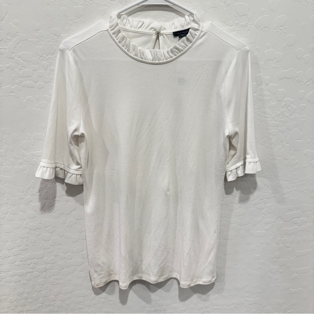 NWT Ann Taylor Ruffle Trim Blouse Womens Medium White